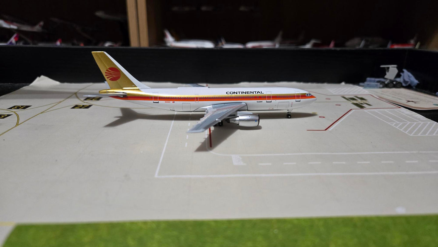 Aeroclassics Continental Airbus A300B4 N968C