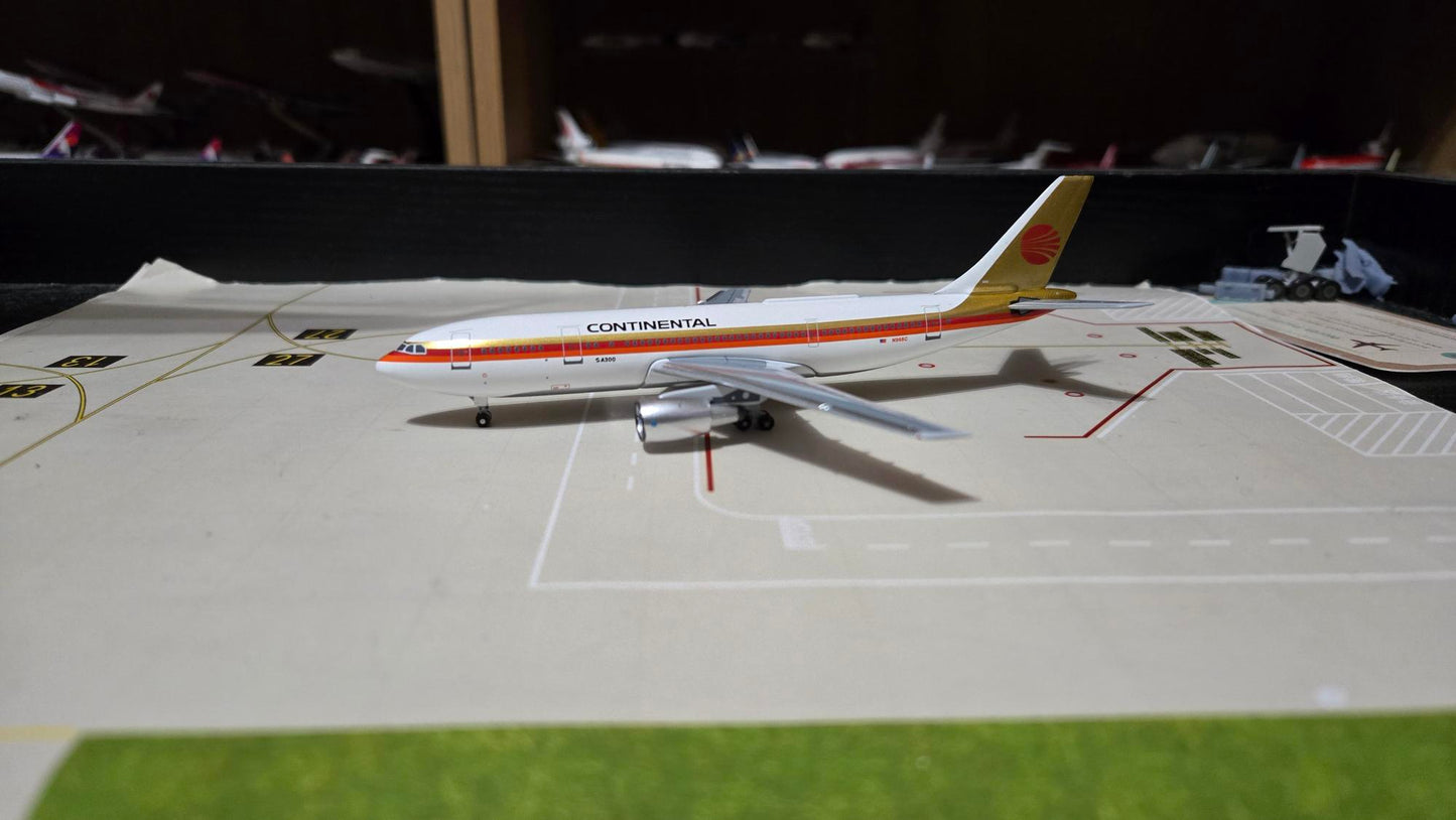 Aeroclassics Continental Airbus A300B4 N968C