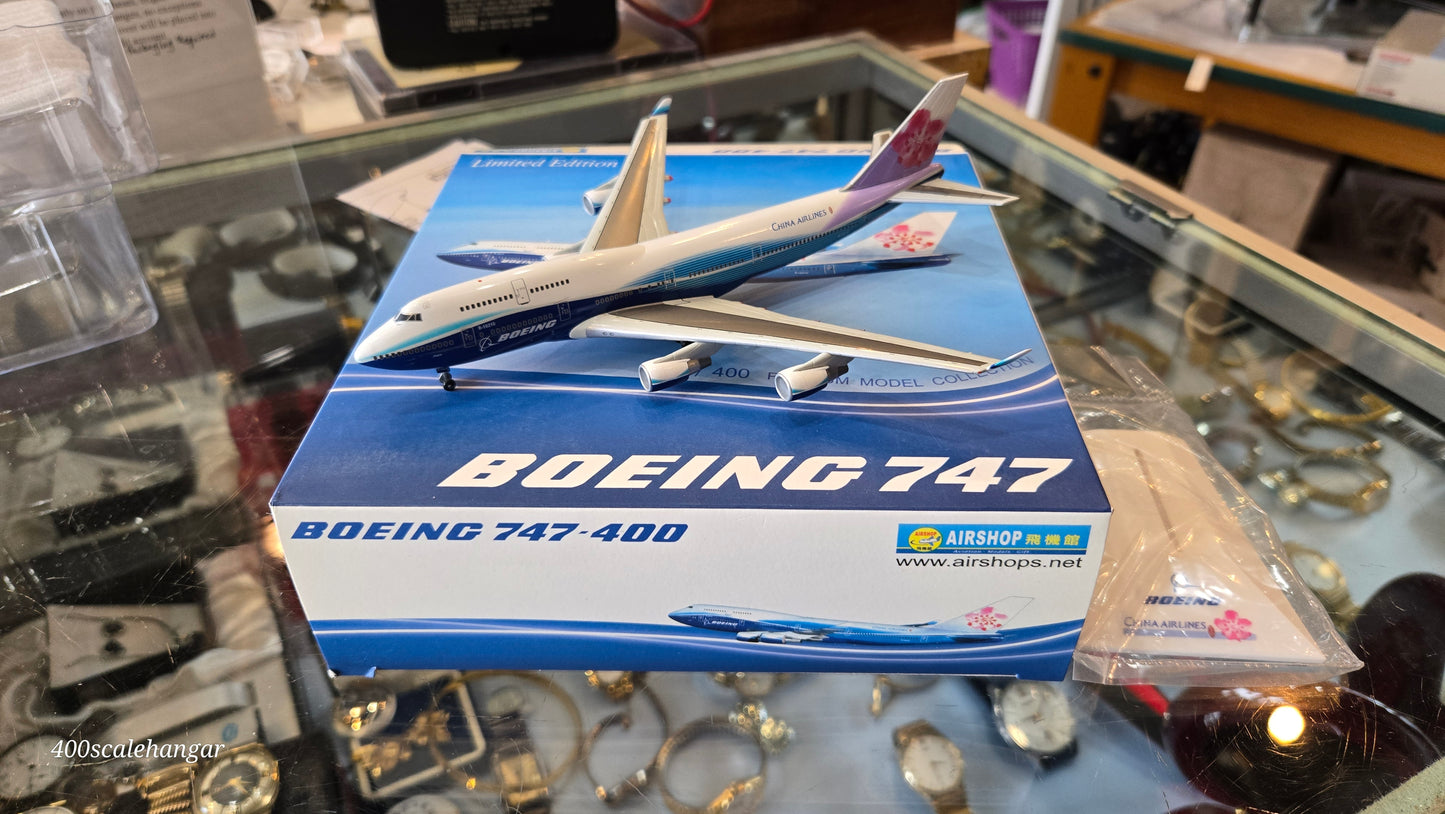 Dragon Wings China Airlines Boeing 747-400 "Boeing Dreamliner Livery” B-18210