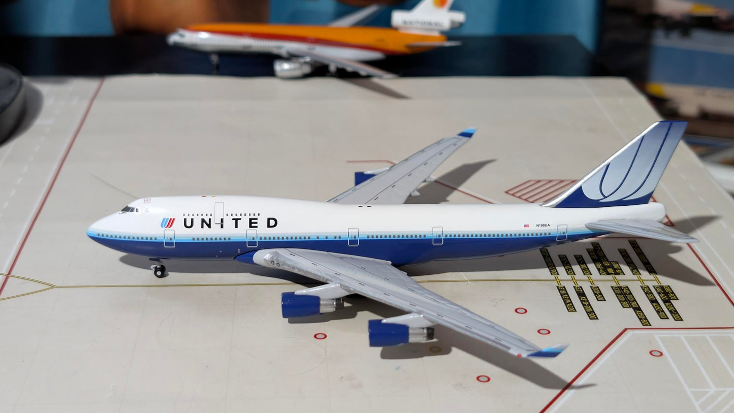 Aeroclassics United Airlines B747-400 N198UA