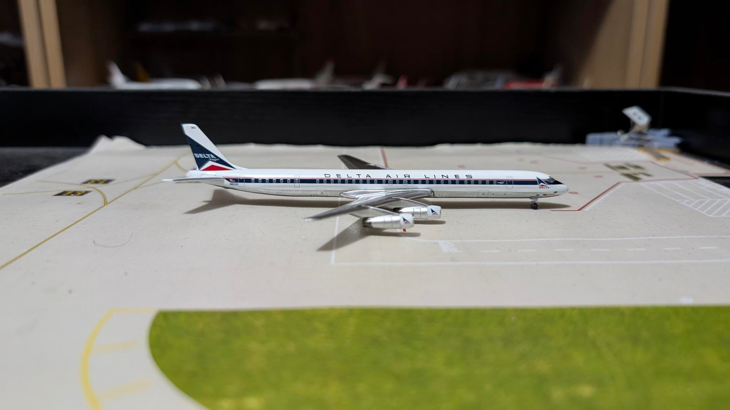 Aeroclassics Delta Air Lines DC-8-61 N823E