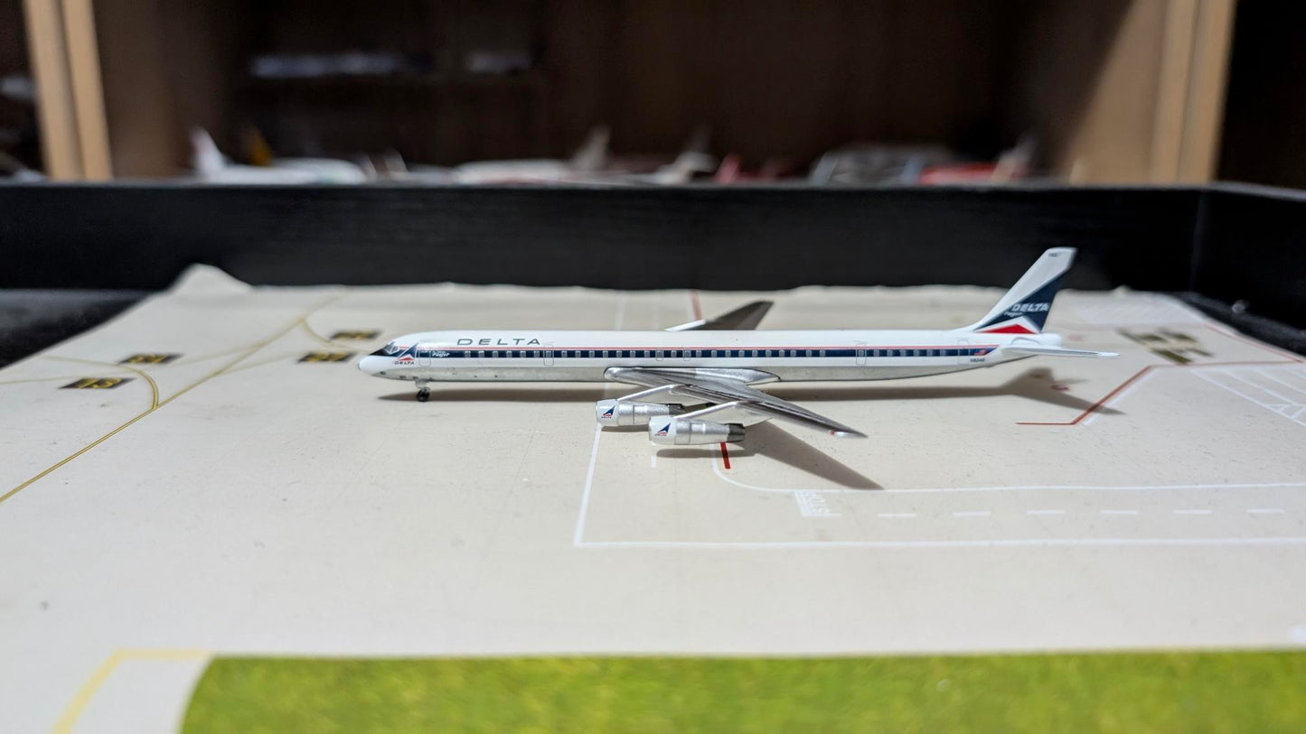 Aeroclassics Delta DC-8-61 N824E