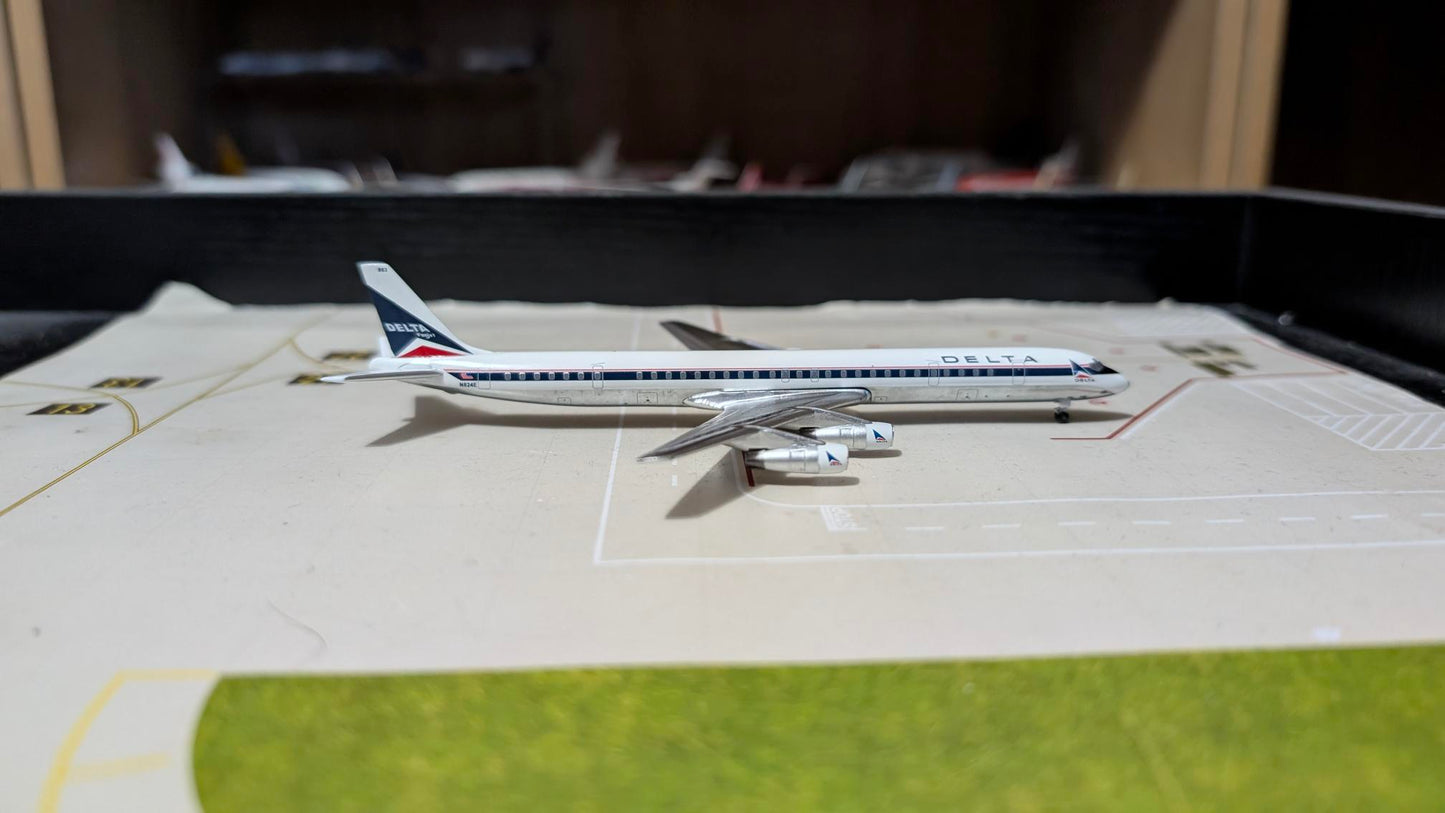 Aeroclassics Delta DC-8-61 N824E