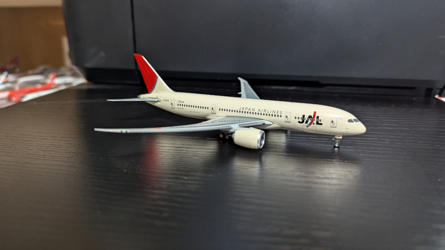 Phoenix Models JAL Boeing 787-8 Dreamliner JA7878