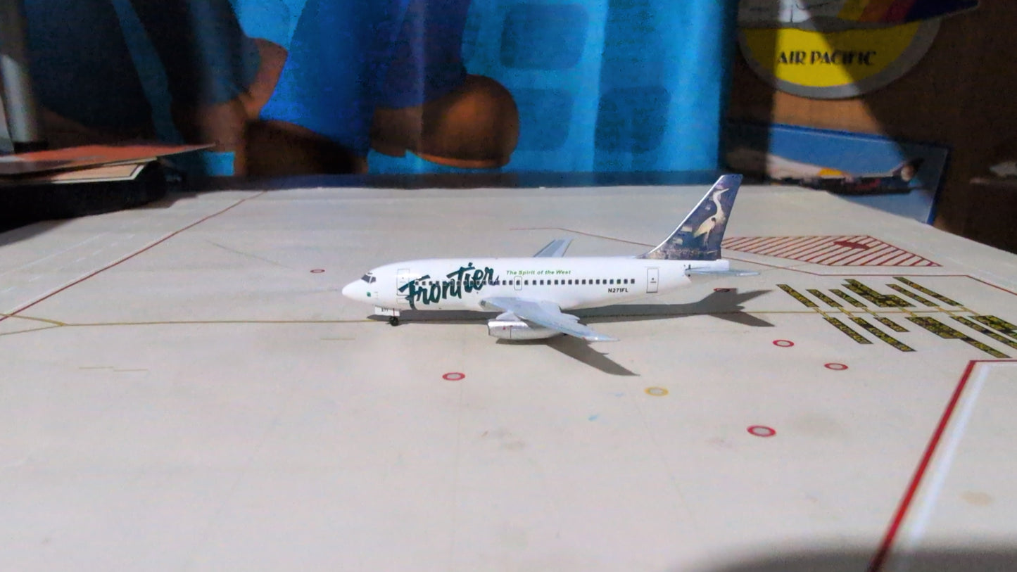Aeroclassics Frontier B737-200 N271FL in 1.400 scale.