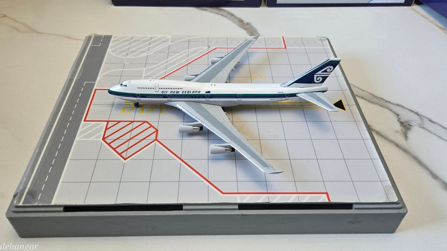 Aeroclassics Air New Zealand Boeing 747-400 ZK-SUH