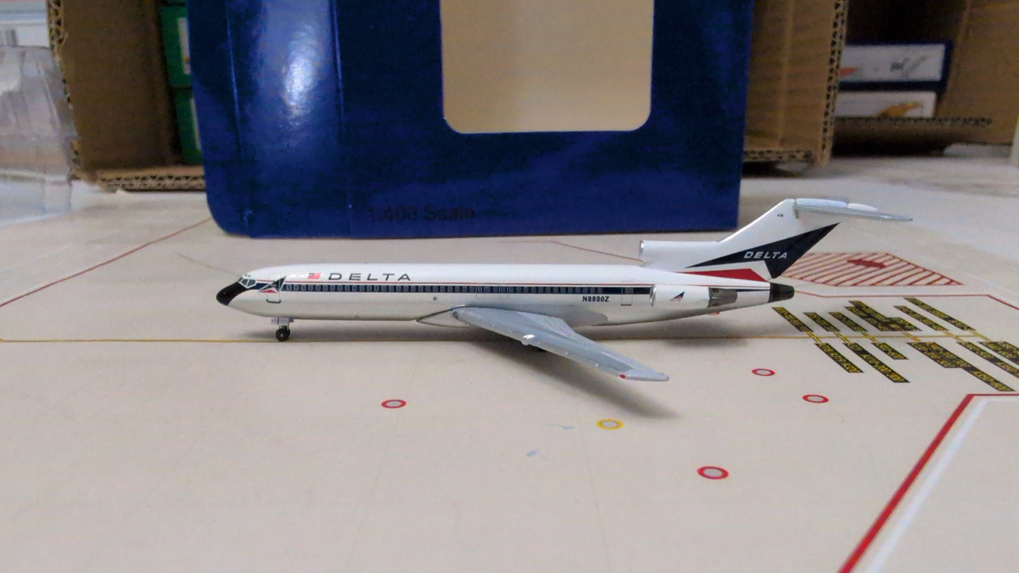 Aeroclassics Delta Air Lines B727-200 in 1.400 scale.