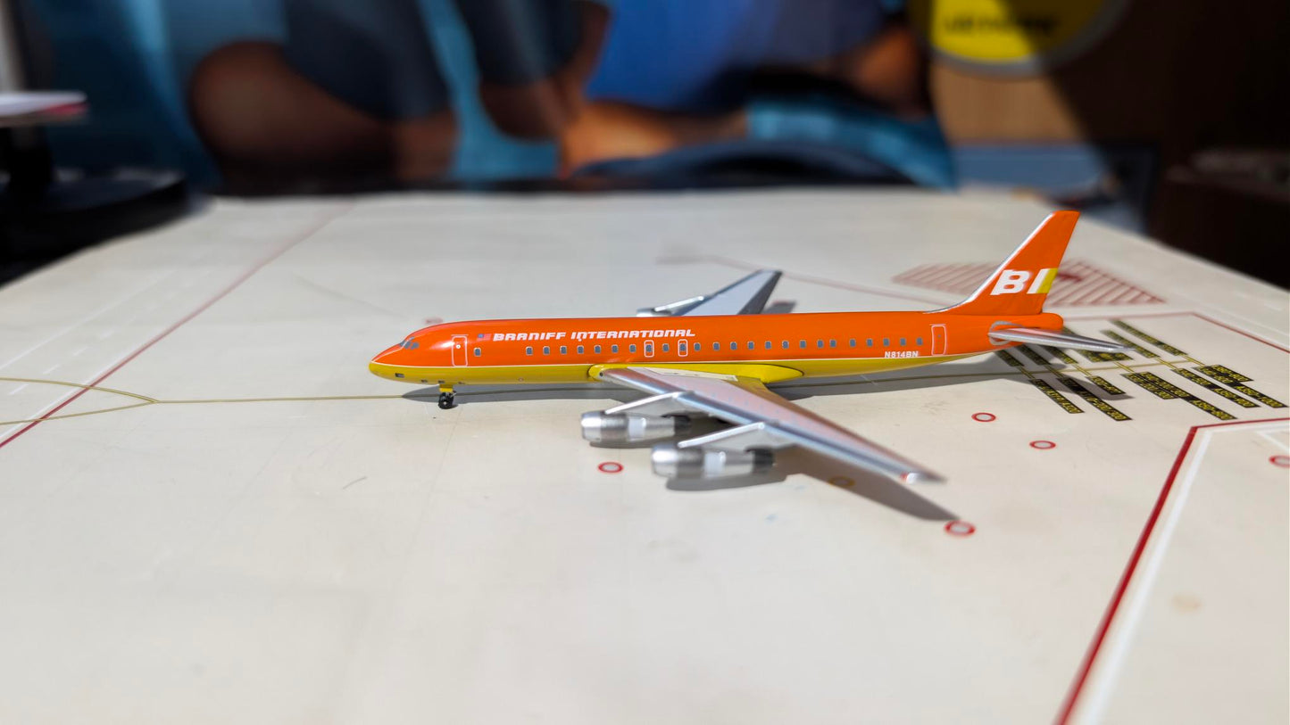 Aeroclassics Braniff International Airways DC-8-50 N814BN 1.400 scale.