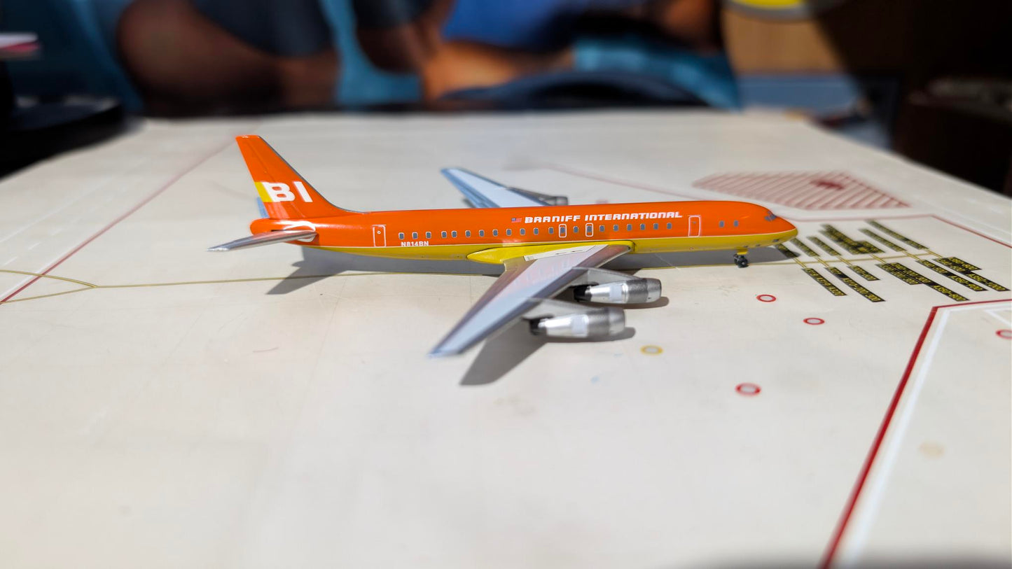 Aeroclassics Braniff International Airways DC-8-50 N814BN 1.400 scale.