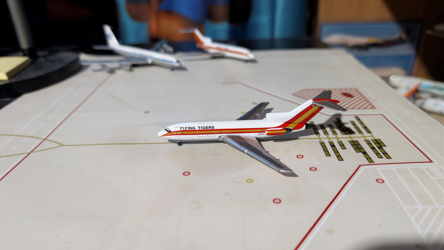 Aeroclassics Flying Tigers B727-100F N152FN in 1.400 scale.