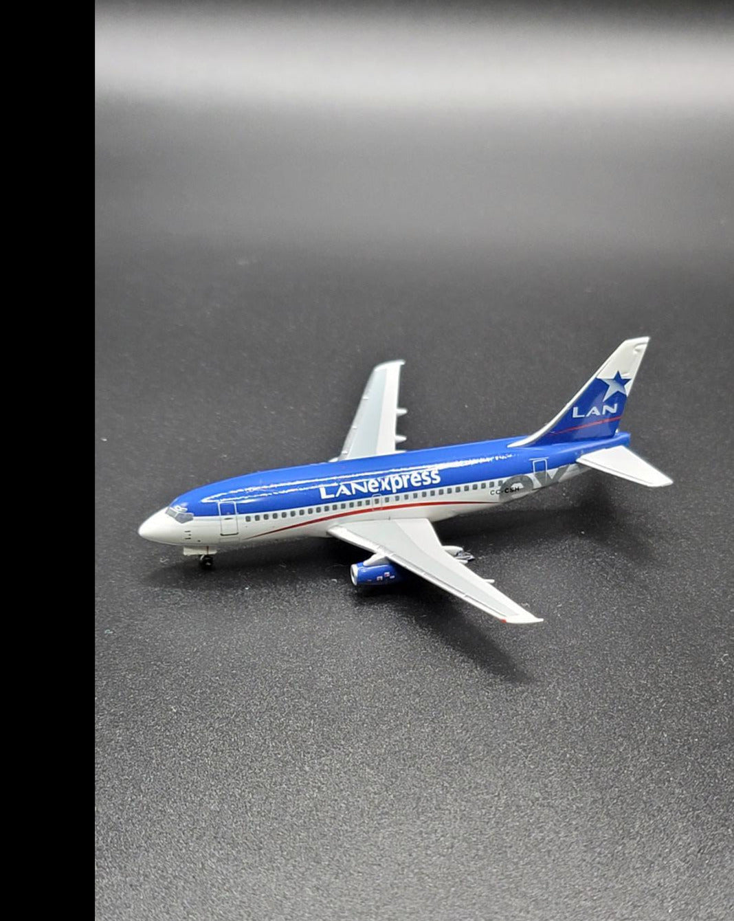 Aeroclassics Lan Express Boeing 737-204 CC-CSH
