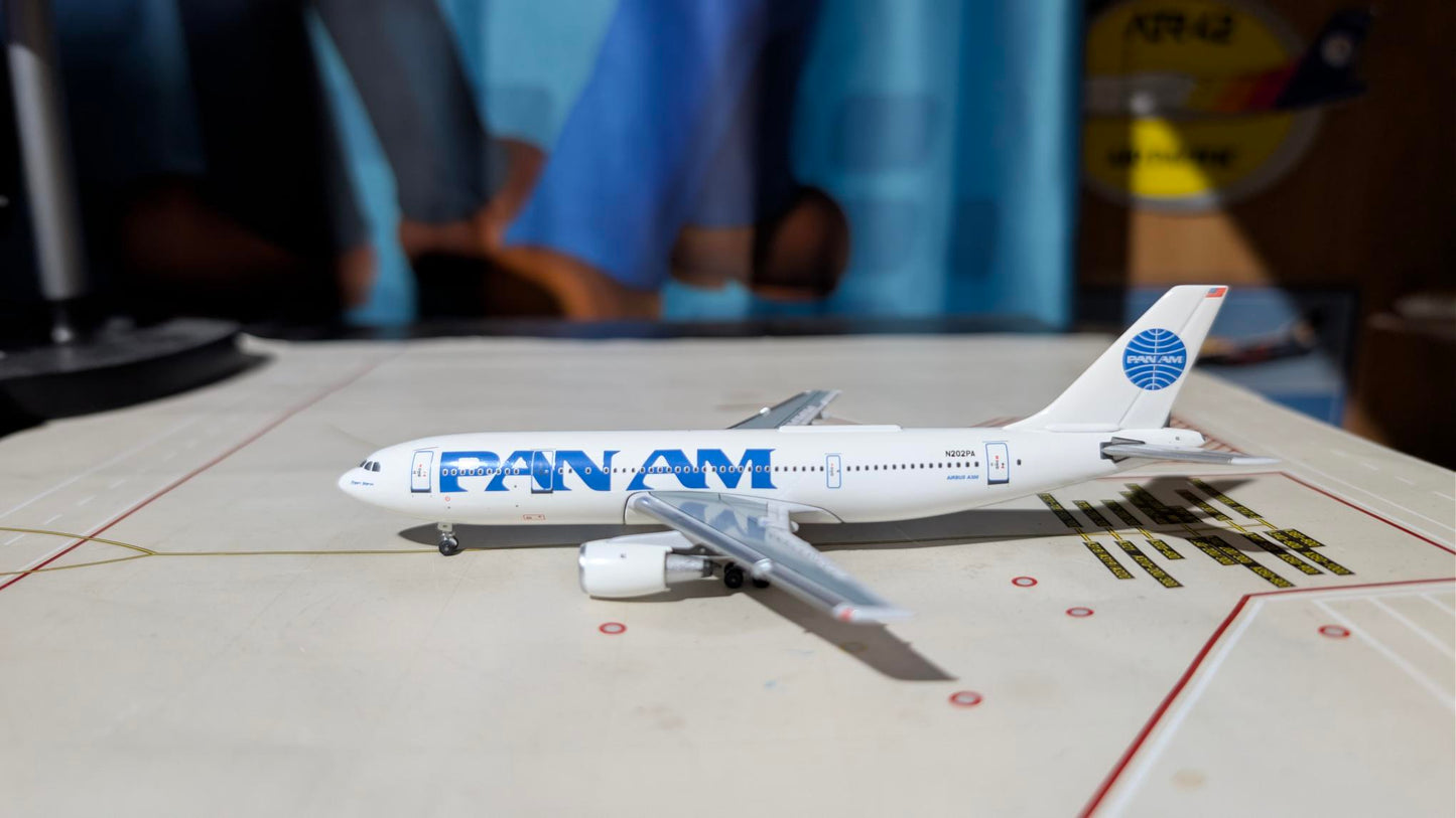 Aeroclassics Pan Am A300 N202PA in 1.400 scale.