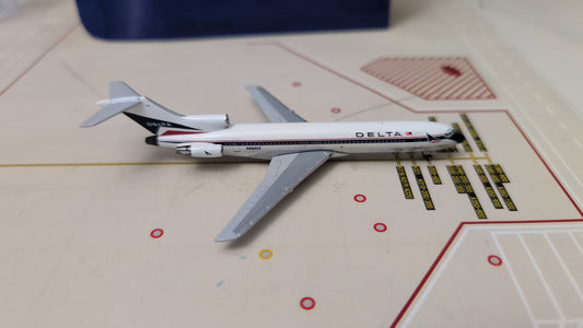 Aeroclassics Delta Air Lines B727-200 in 1.400 scale.
